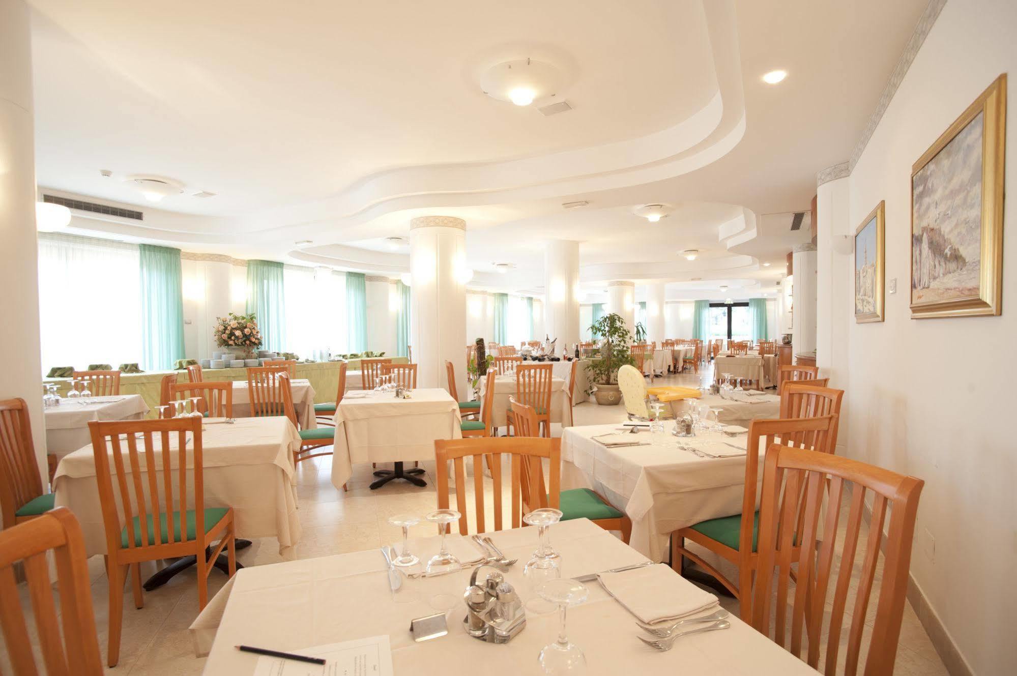Oasiclub Hotel Vieste Extérieur photo