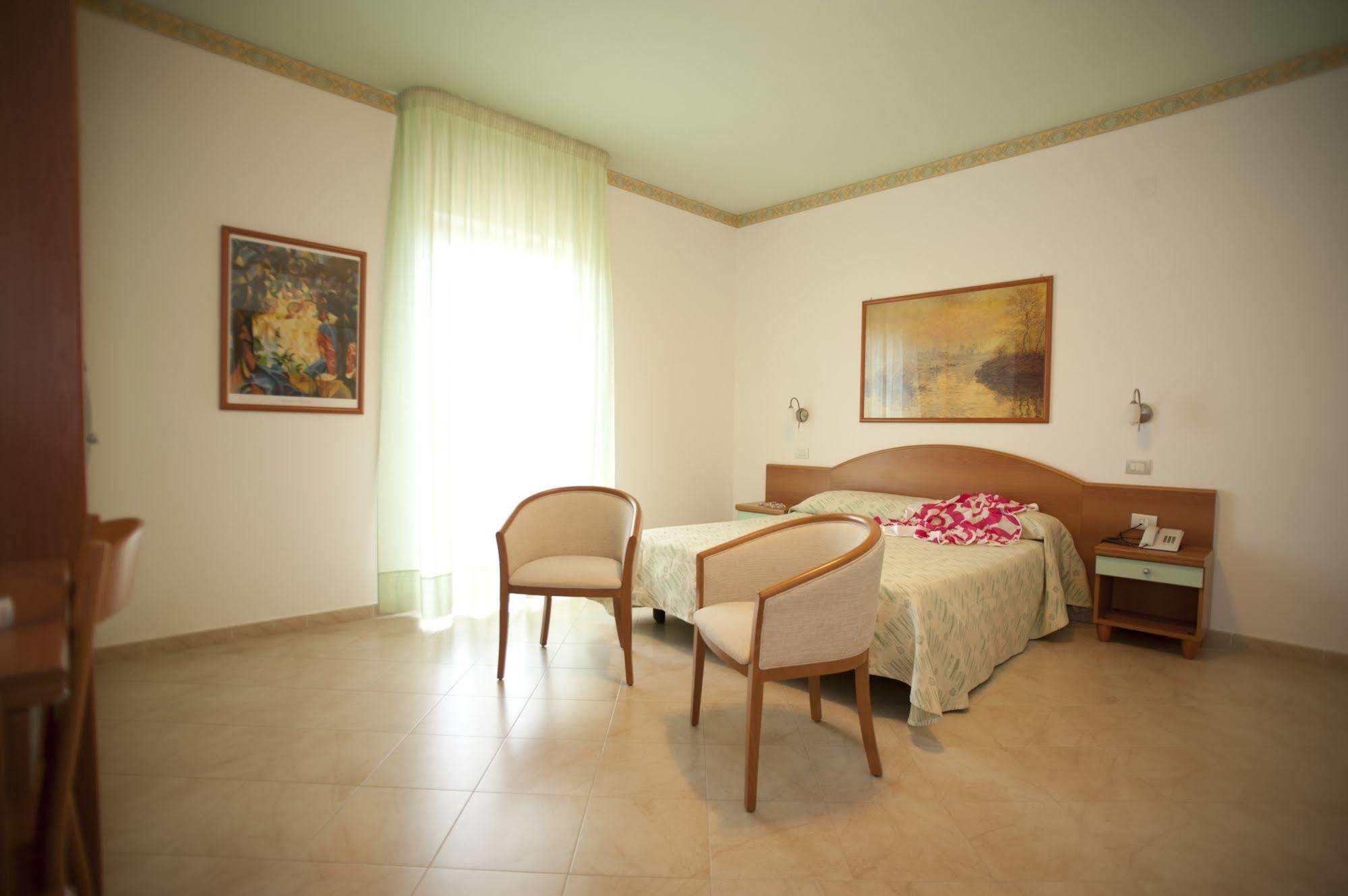 Oasiclub Hotel Vieste Extérieur photo