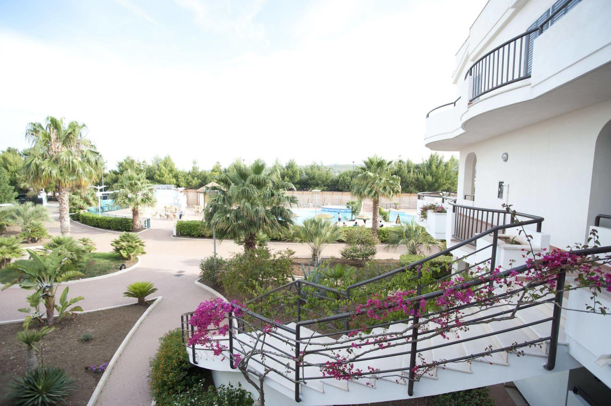 Oasiclub Hotel Vieste Extérieur photo